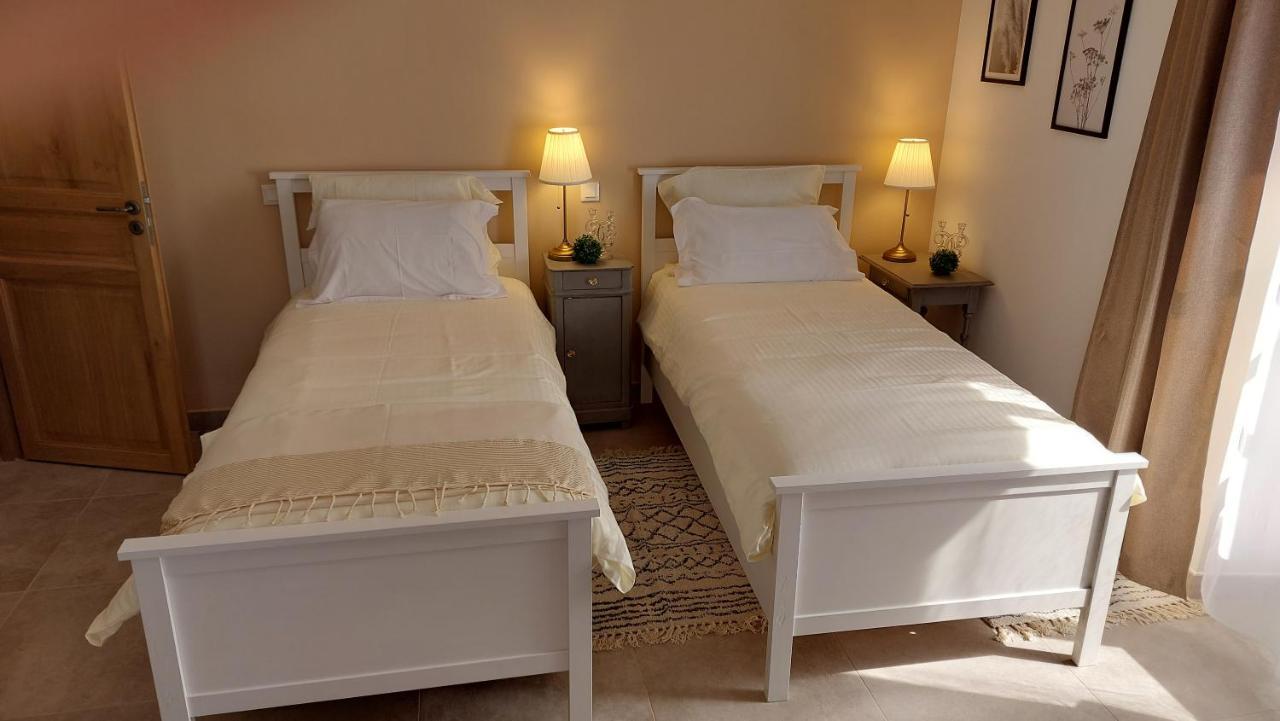 Mas Elena Bed & Breakfast Generargues Bagian luar foto