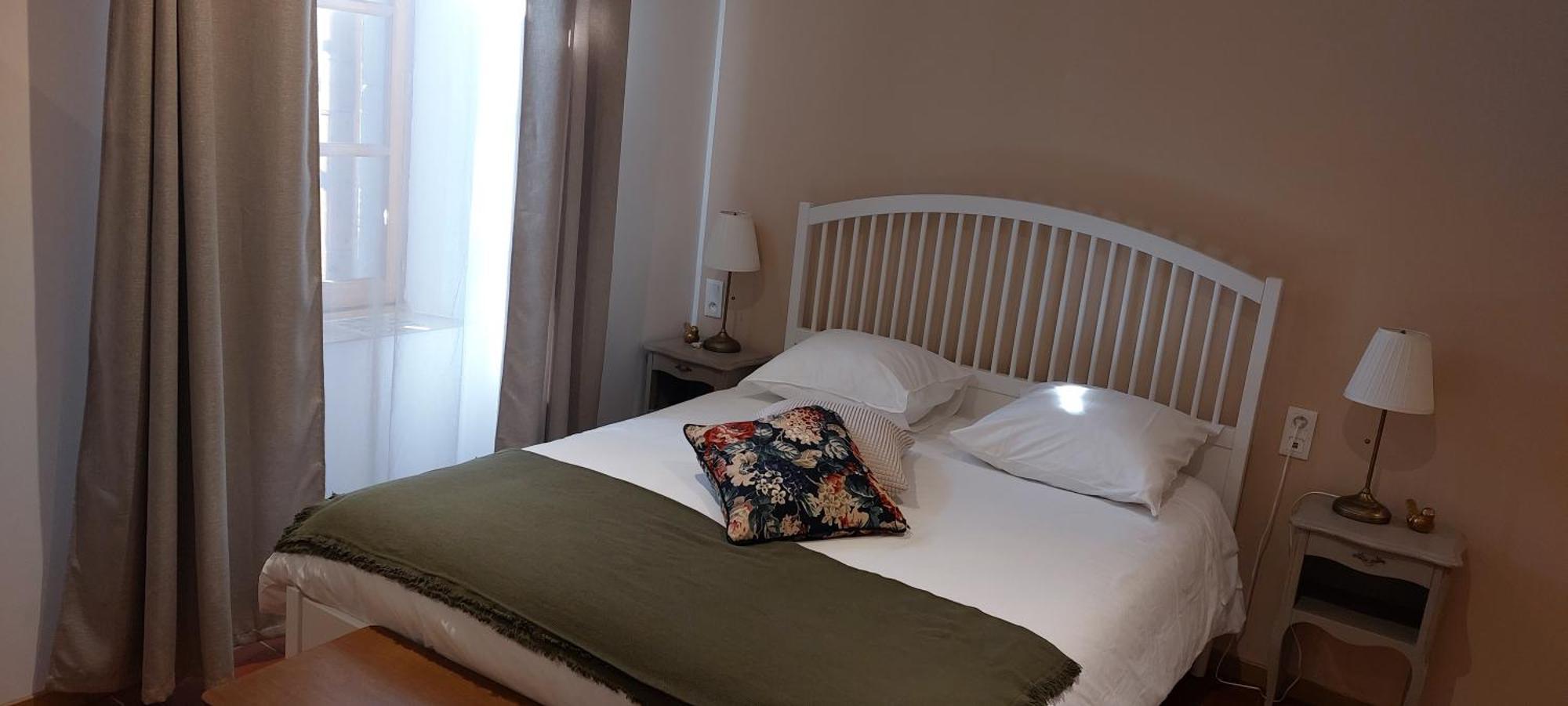 Mas Elena Bed & Breakfast Generargues Bagian luar foto