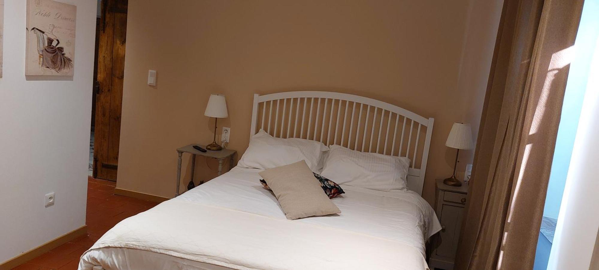 Mas Elena Bed & Breakfast Generargues Bagian luar foto